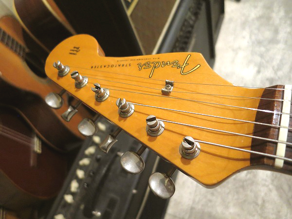 Fender Japan ストラトキャスター  貴重なEシリアルのビンテージ